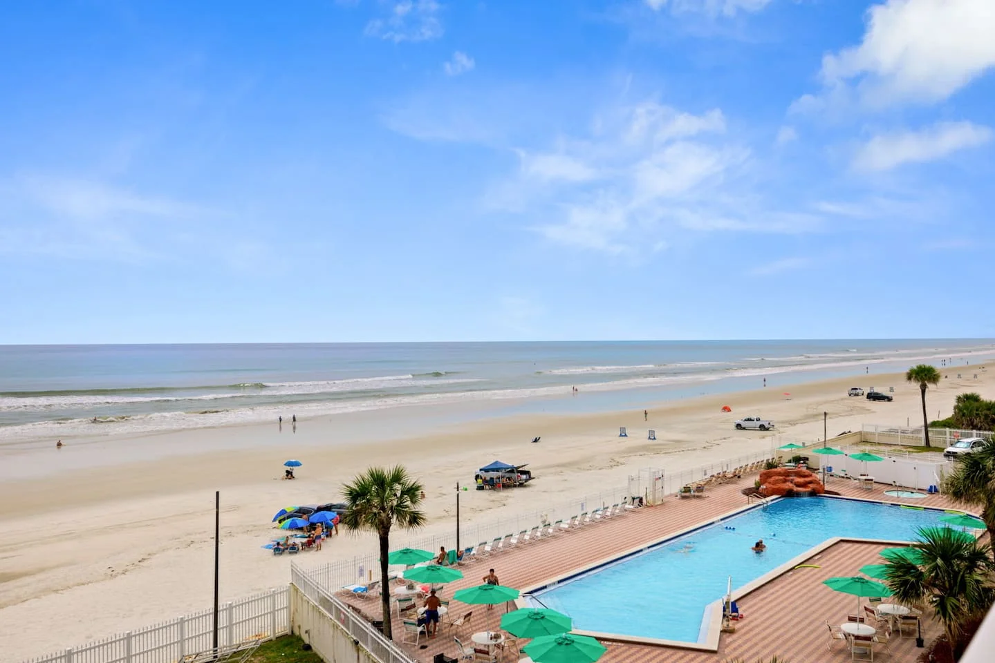Vacation rental with pool Daytona Beach oceanfront condo and pool deck view
